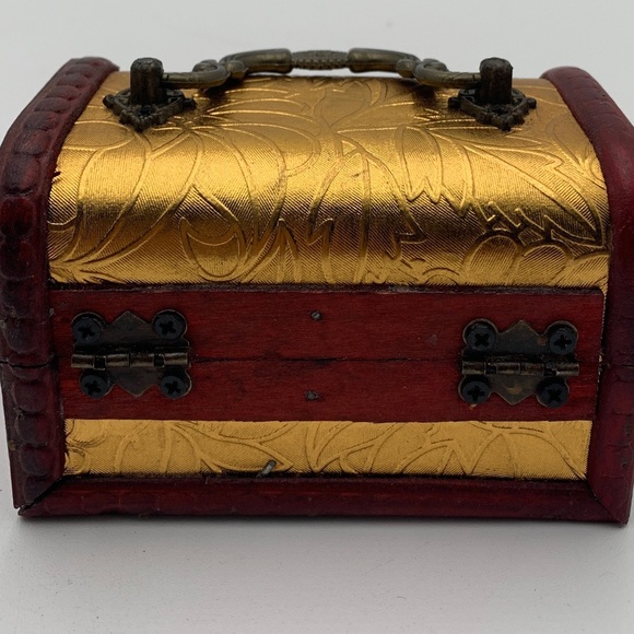 Set of Two Wooden Boxes with gold detail - Picture 8 of 10